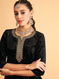 Thumbnail for Lyush Women Black Velvet Sequence Embroidered Short Kurta - Distacart