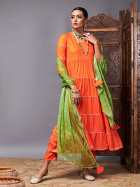 Thumbnail for Lyush Women Orange Tiered Kurta Set With Green Bandhej Dupatta - Distacart