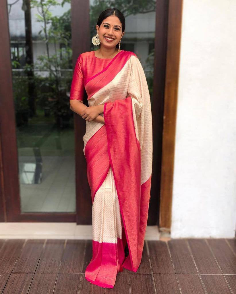 Off-white kanchipuram saree in red... - Kanchi Pattu Sarees | Facebook