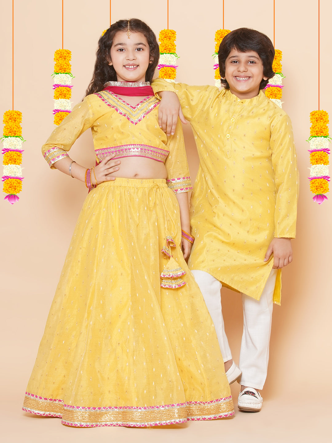 Buy READIPRINT FASHIONS Off-White & Pink Lehenga Choli Set With Dupatta for  Women Online @ Tata CLiQ