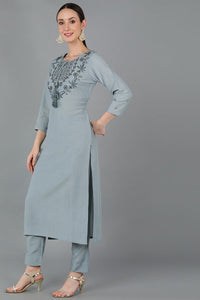 Thumbnail for Women's Blue Silk Blend Solid Yoke Design Straight Kurta - Rasiya - Distacart