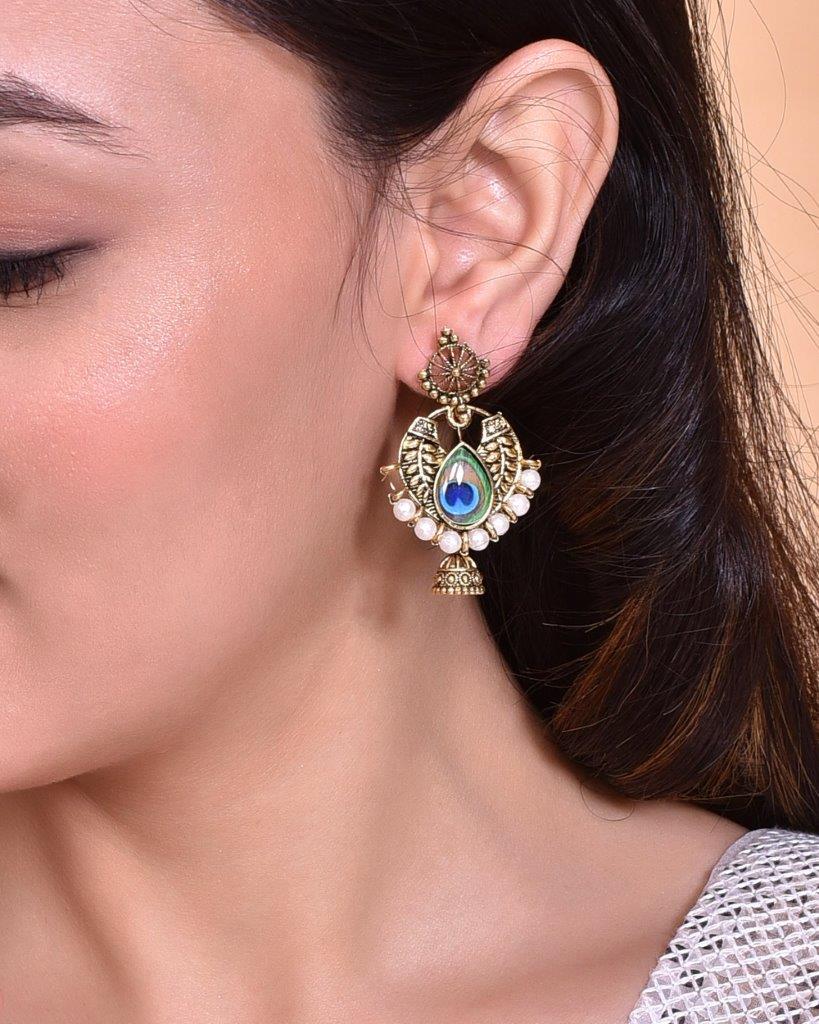 9 Best Places to Buy Traditional Jhumkas Online • Keep Me Stylish | Bridal  jewelry collection, Jhumka designs, Gold jewellery design