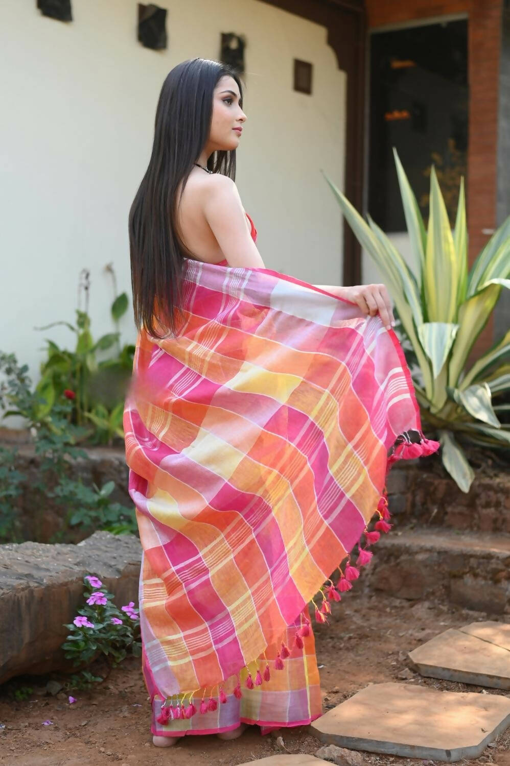 Very Much Indian Pure Linen Saree With Sleek Border And Exclusive Design - Yellow - Distacart