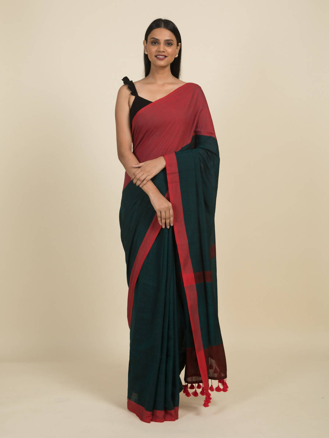 Suta Green Red Colourblocked Pure Cotton Saree - Distacart