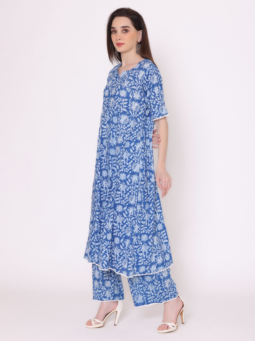 Kalini Kalini Women Blue Floral Printed Pure Cotton Kurta With Trousers