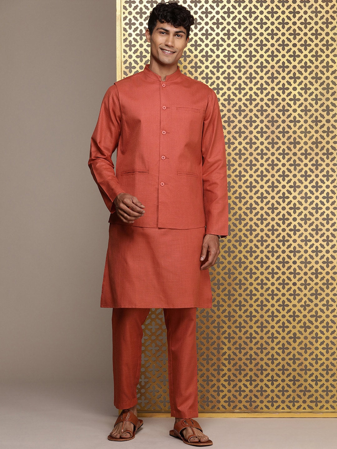 House of Pataudi Men Jashn Kurta & Trousers With Nehru Jacket - Distacart