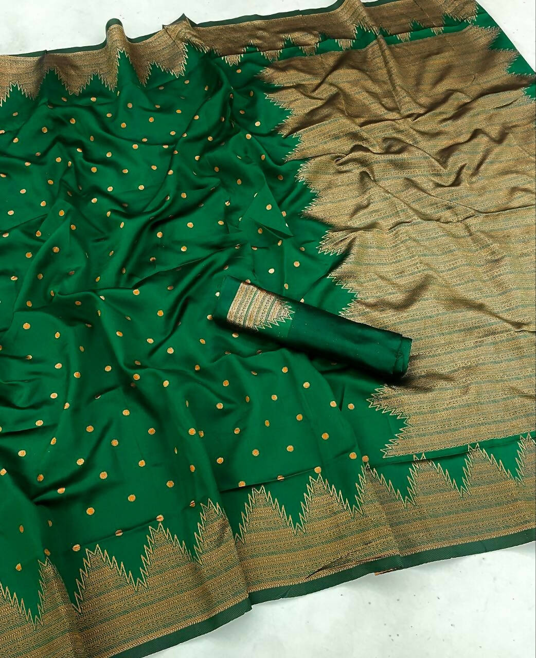 DEIANA'S Beautiful Golden Jari with New Design Soft Lichi Silk Saree - Green - Distacart