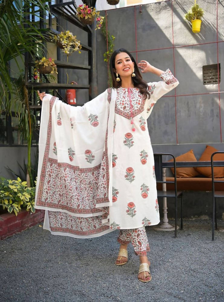 Yufta Women White Floral Printed Regular Pure Cotton Kurta with Trouser & With Dupatta