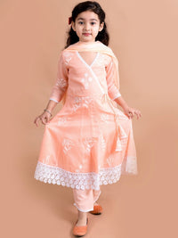 Thumbnail for Girls Peach-Coloured Floral Printed Angrakha Pure Cotton Kurta With Trousers With Dupatta - Mini Marvels - Distacart