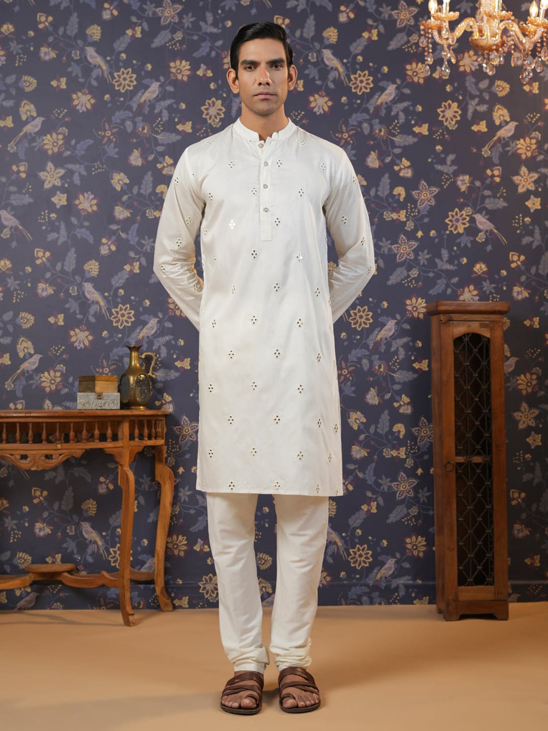 House of Pataudi Men Off White Geometric Embroidered Mirror Work Kurta - Distacart