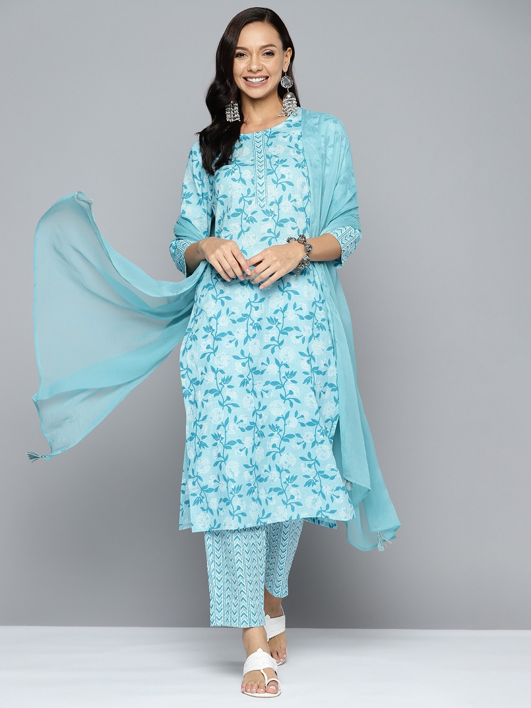 Buy online Mandarin Collar Kurta Pant Set from ethnic wear for Women by  Aurelia for ₹1860 at 42% off | 2024 Limeroad.com