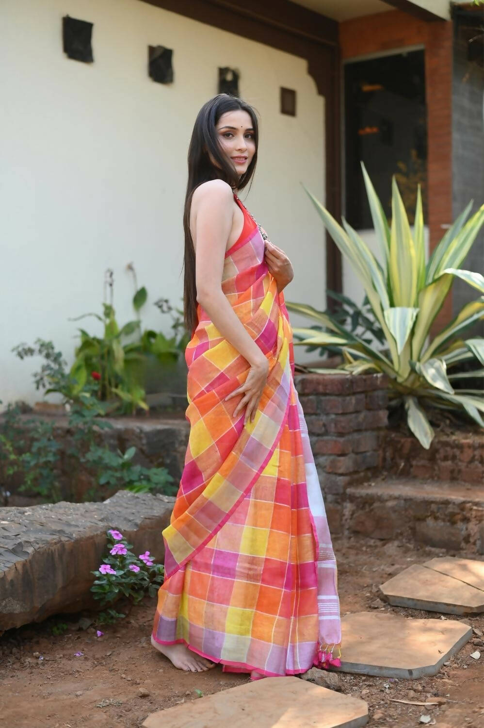 Very Much Indian Pure Linen Saree With Sleek Border And Exclusive Design - Yellow - Distacart