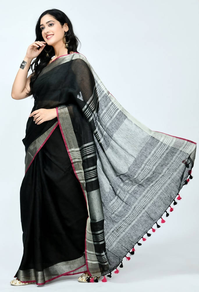 Red Roses In a Black Linen saree – Thearyavart