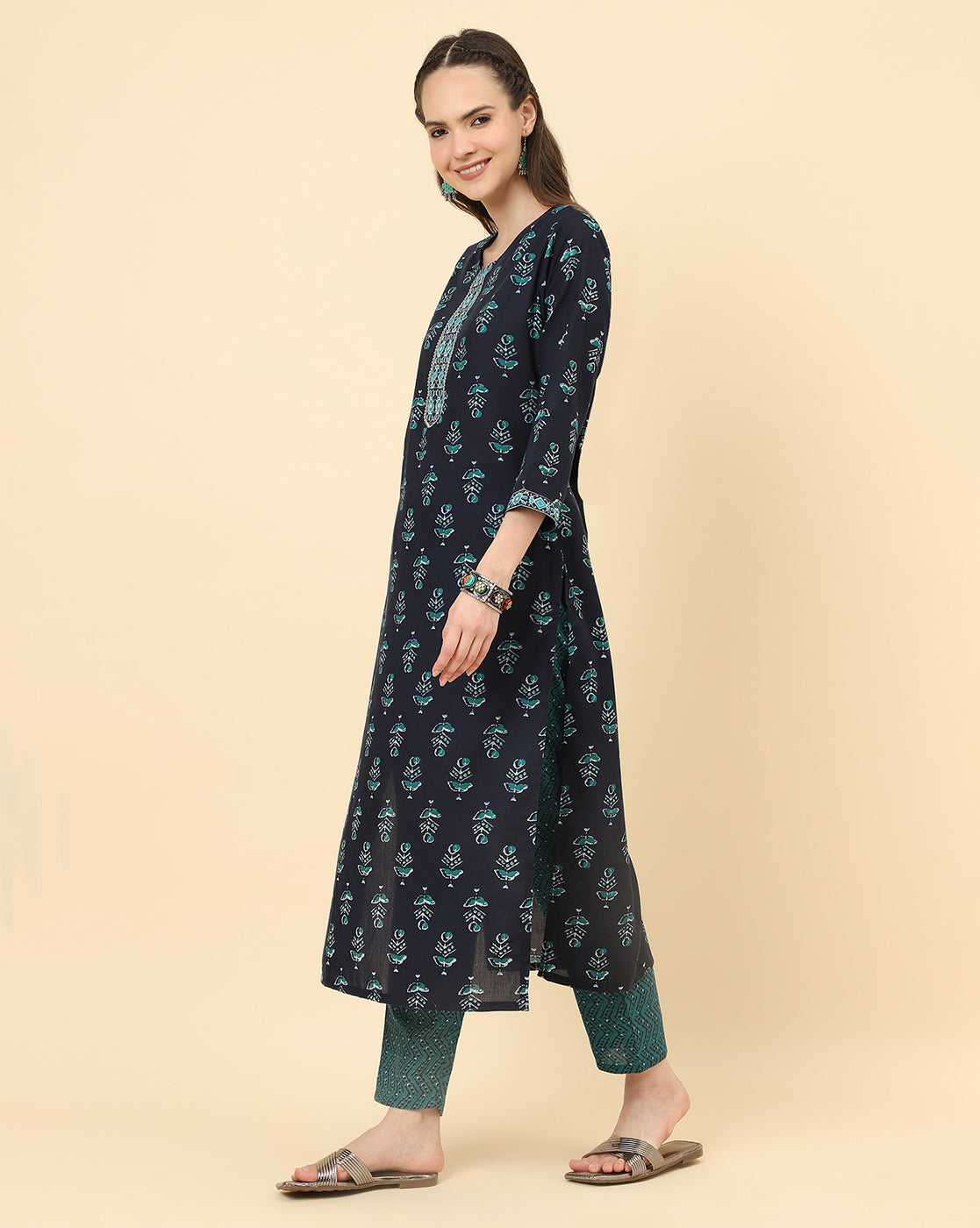 Varanga Women Black Viscose Rayon Printed Regular Kurta With Trousers & Dupatta - Distacart