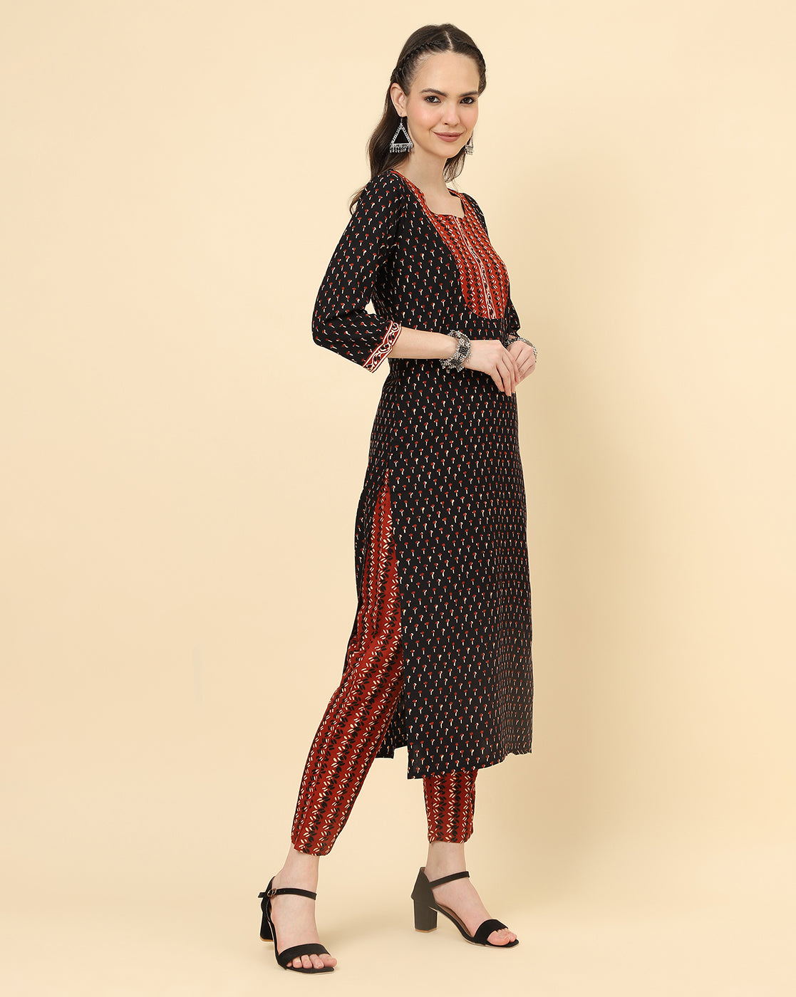 Varanga Women Black Viscose Rayon Printed Regular Kurta With Trousers & Dupatta - Distacart