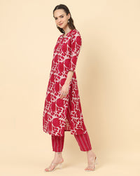 Thumbnail for Varanga Women Red Viscose Rayon Printed Regular Kurta With Trousers & Dupatta - Distacart