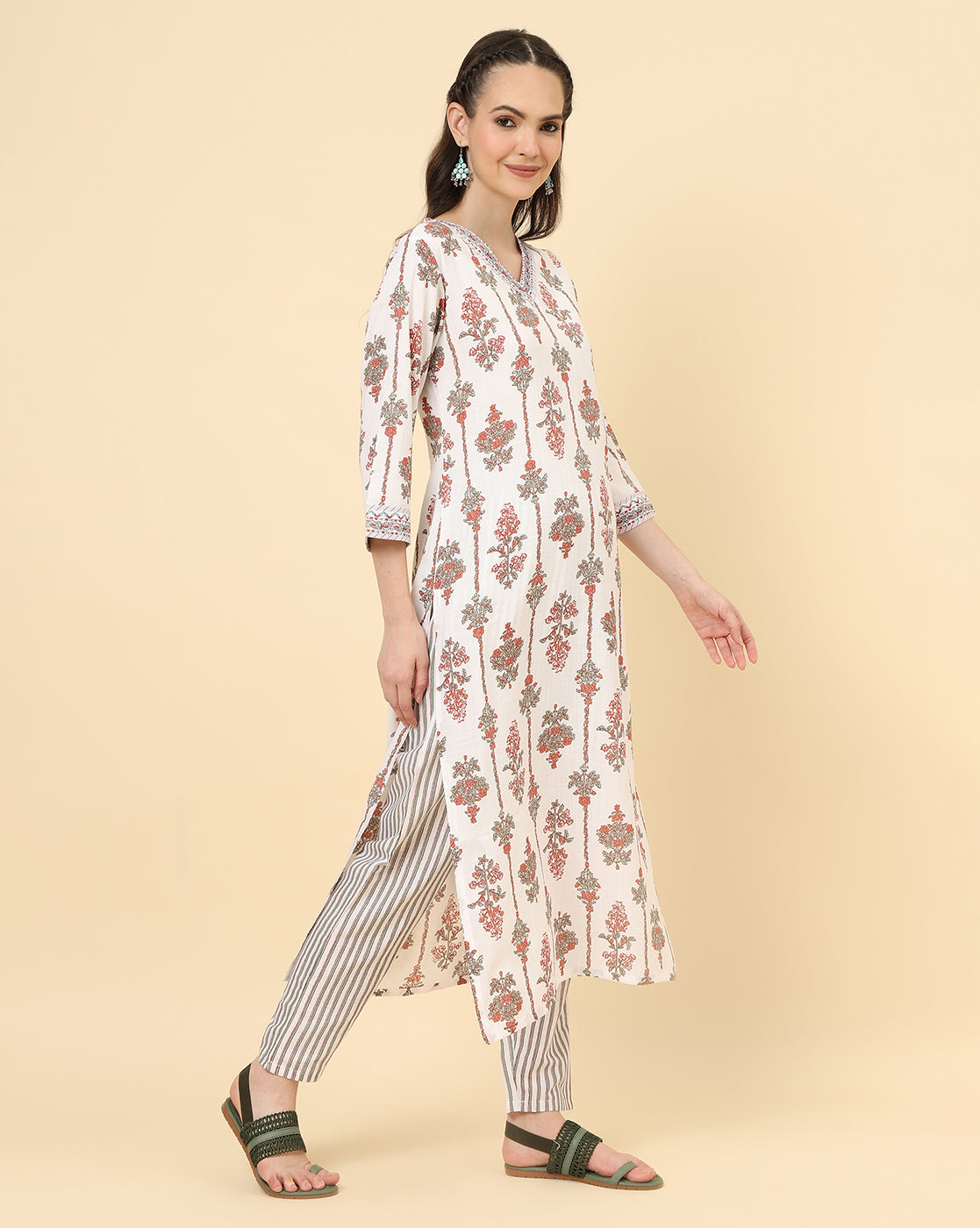 Varanga Women White Viscose Rayon Printed Regular Kurta With Trousers & Dupatta - Distacart