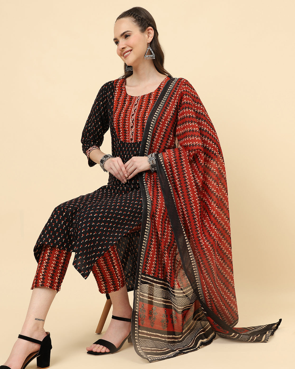 Varanga Women Black Viscose Rayon Printed Regular Kurta With Trousers & Dupatta - Distacart