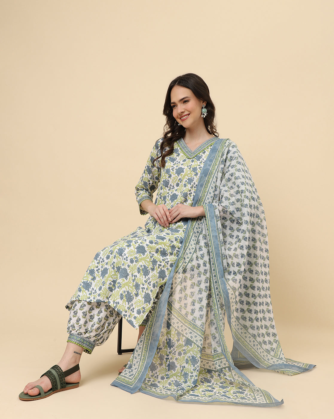 Varanga Women White Viscose Rayon Printed Regular Kurta With Trousers & Dupatta - Distacart