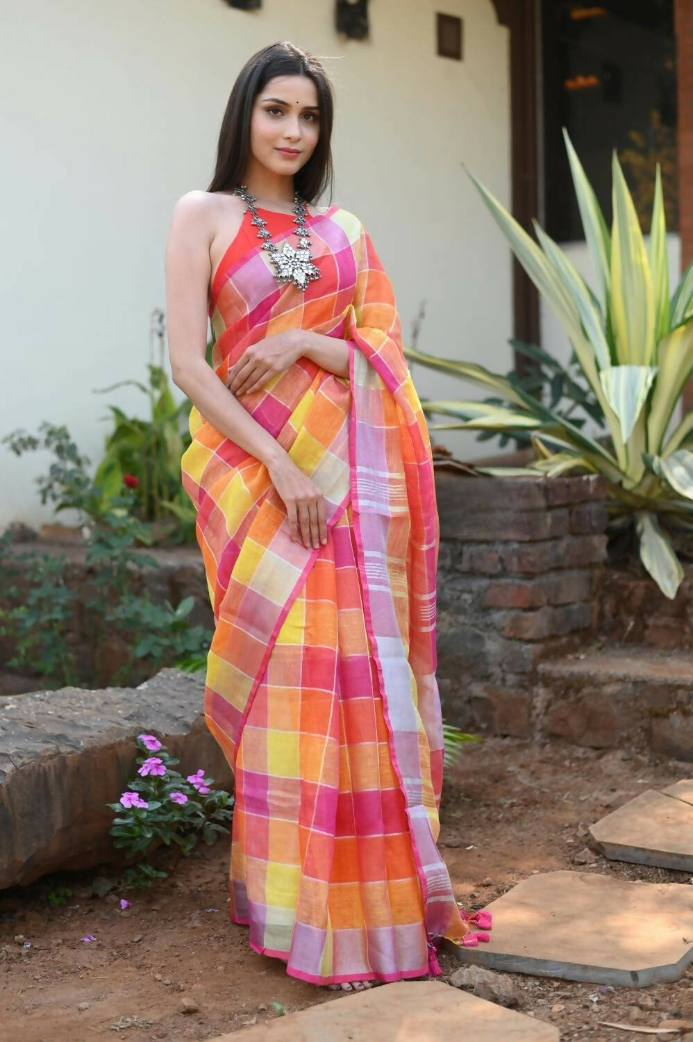 Very Much Indian Pure Linen Saree With Sleek Border And Exclusive Design - Yellow - Distacart