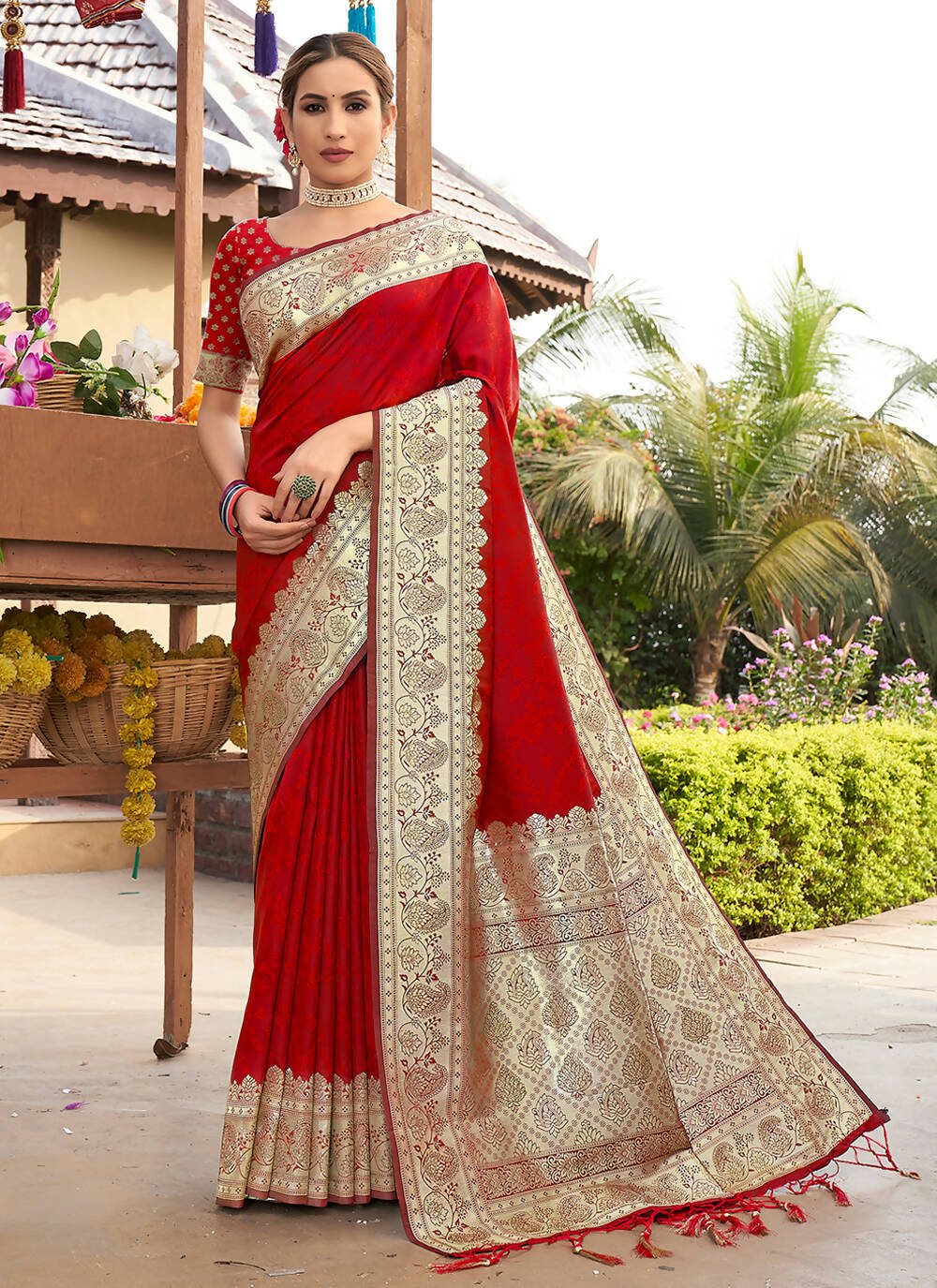 Buy Red Banarasi Silk Woven Design Saree with Unstitched Blouse Piece -  Aachal Online at Best Price