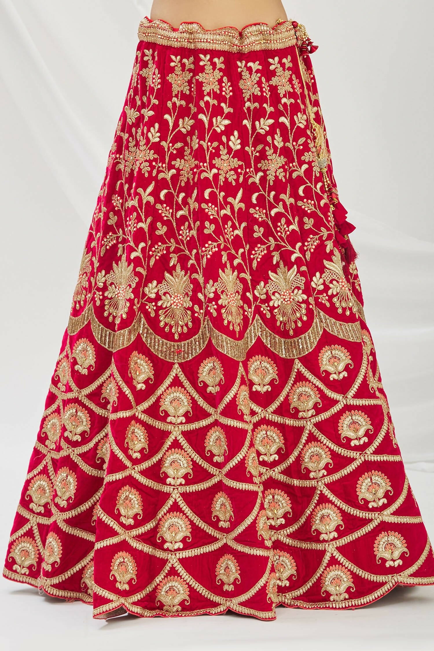 Lehenga #Choli | Embellished bridesmaid dress, Winter dress outfits, Bridal  lehenga choli