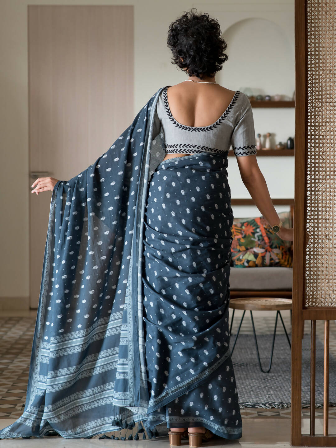 Suta Navy Blue Woven Design Pure Cotton Saree - Distacart