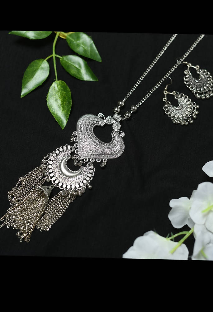 Tehzeeb Creations Silver Colour Oxidized Necklace With Ghunghru And Chain Style